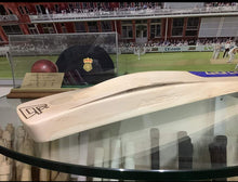 Load image into Gallery viewer, Aldred Gold Sovereign Blue Willow
