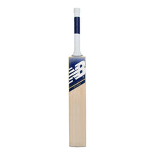 Load image into Gallery viewer, New Balance DC 600 Cricket Bat
